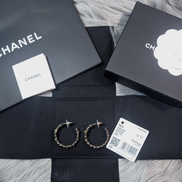 NWT 2022 Authentic CHANEL Large CC Hoop Earrings - Picture 2 of 7